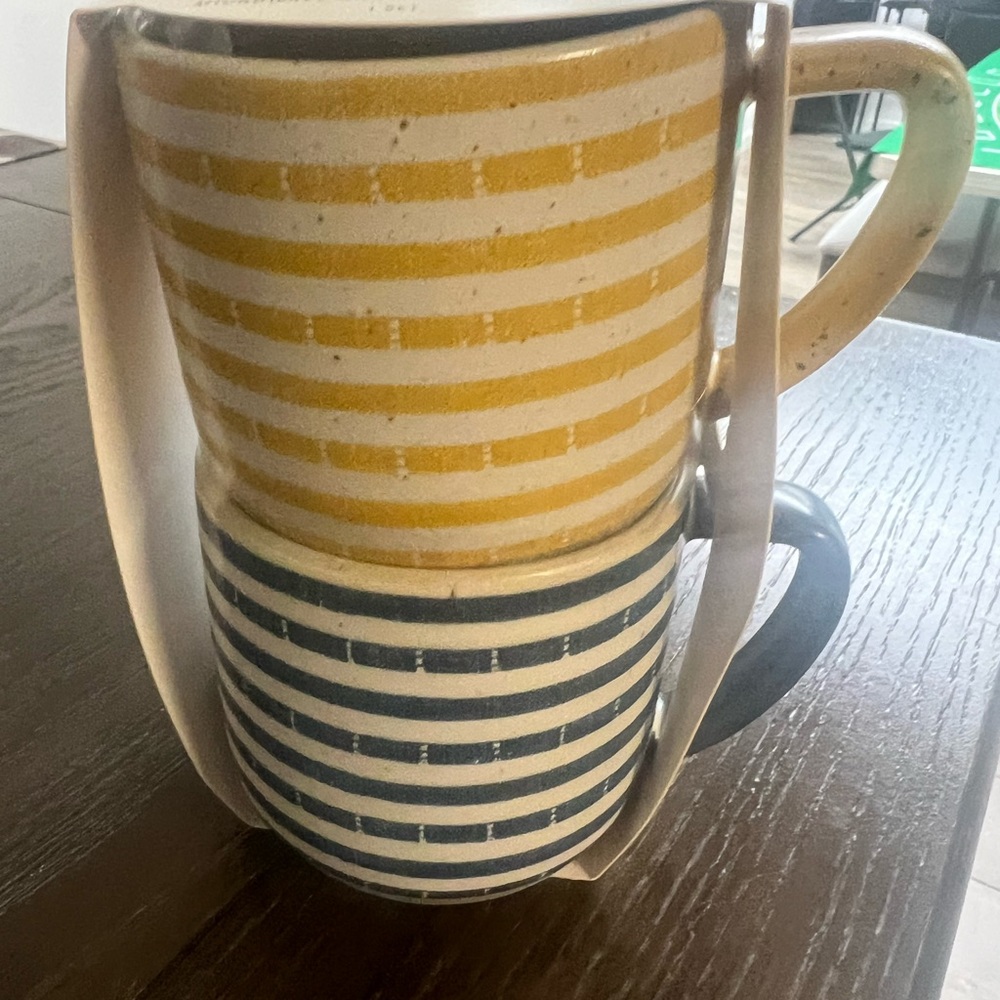 New with tags mug set